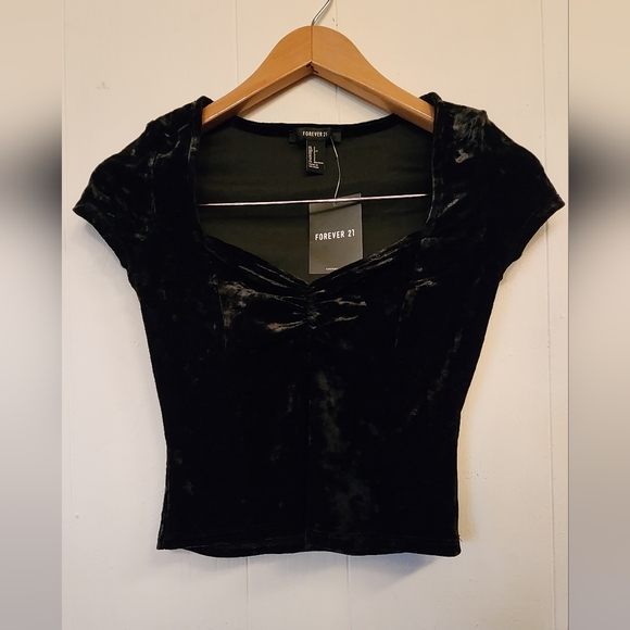Forever 21 Tops - Black Velvet Cinched Crop Top